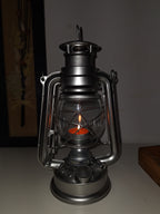 Vintage Kerosene Lamp  فانوس كيروسين معدني وزجاجي – تصميم كلاسيكي وأنيق
